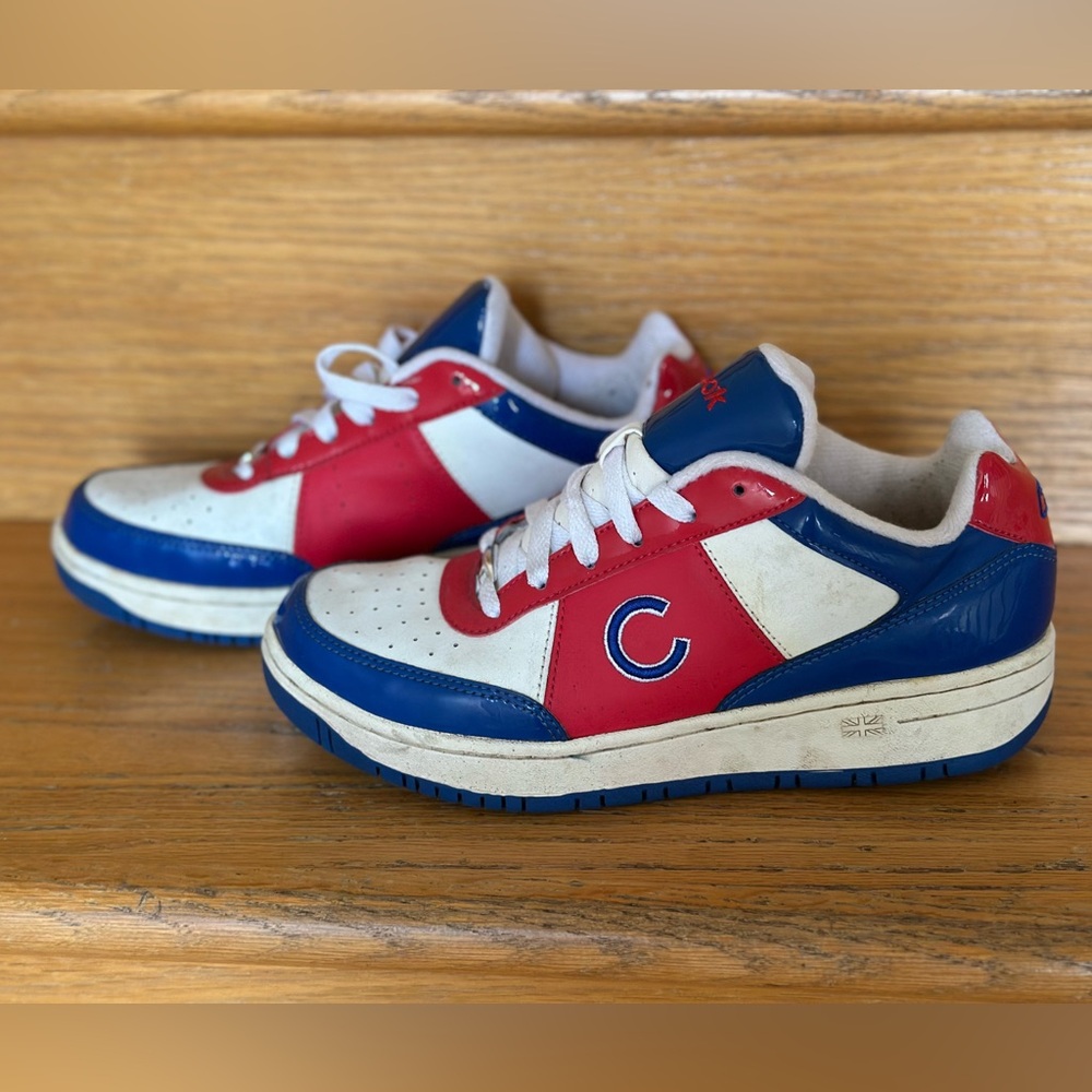 Authentic Vintage Collectible Chicago Cubs Baseball Ladies Gymshoes Size 5
